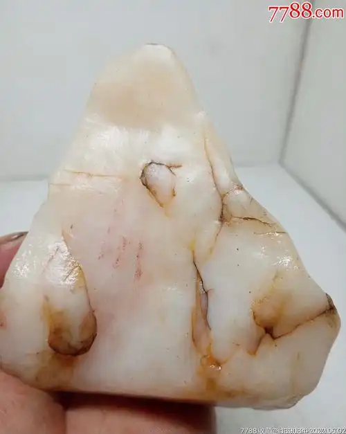 新疆戈壁玉羊脂白级原石700多克包真