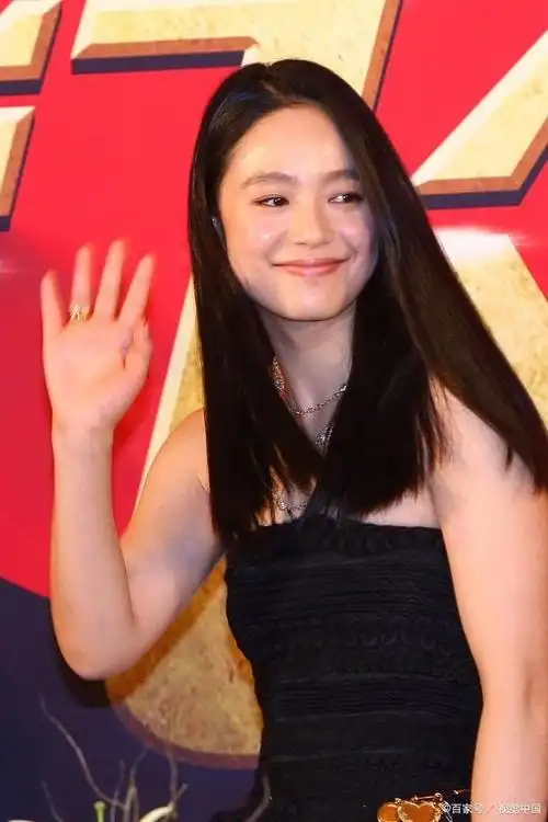 这是我见过最耐看的女人:44岁的周韵穿衣大方洋气,太气质