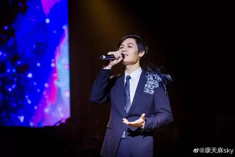 广东人从小看到大的肥仔康天庥真的结婚了老婆是