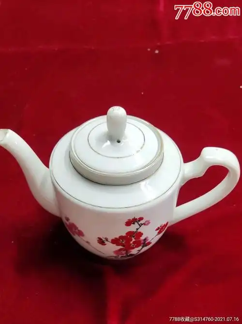 景德镇梅花老茶壶
