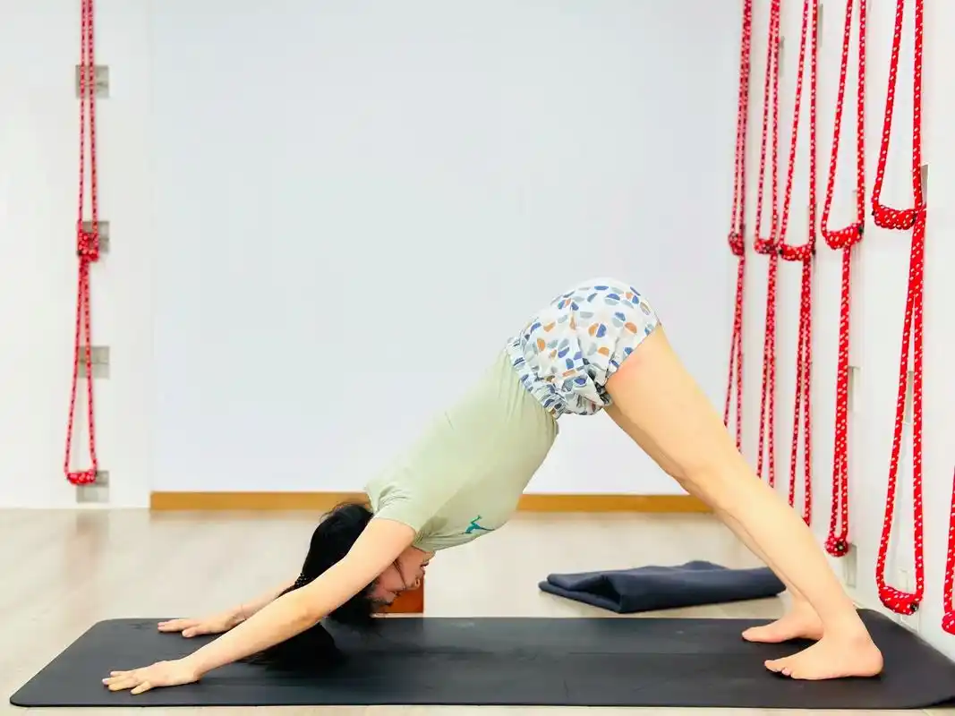 肩颈主题私教课.艾扬格瑜伽除了严谨,精准,纯粹,正位之外,在 - 抖音