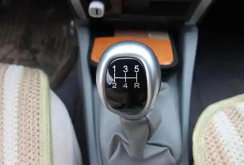 手动挡六个档位的挂法,是怎么操作的?