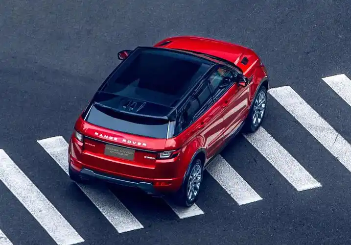 试驾揽胜极光换了发动机就能抗衡abb