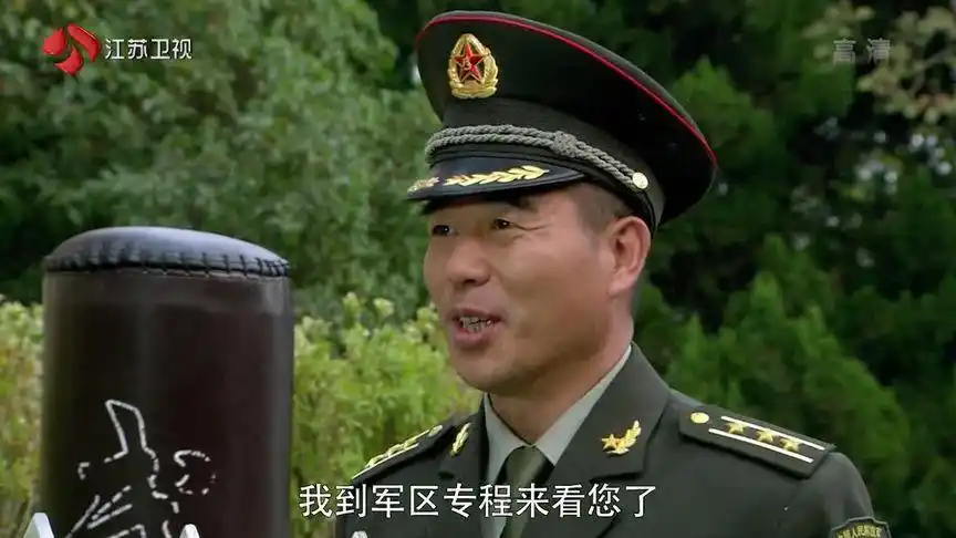 利刃出鞘:何晨光爷爷逆天身份大曝光,参谋长都吓得腿软,霸气