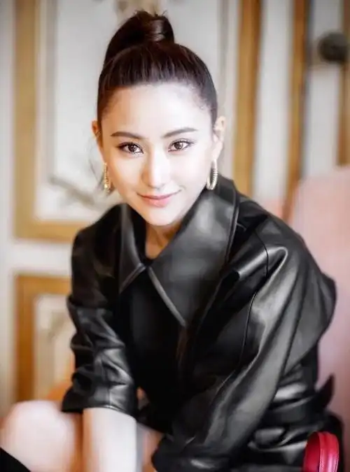 低调的赌王三太陈婉珍,高调的赌王三房千金:何超云与何超莲