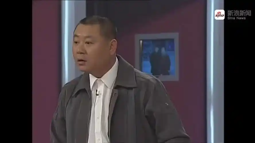 回顾一下20年前,2001年春晚最火的小品《卖拐》