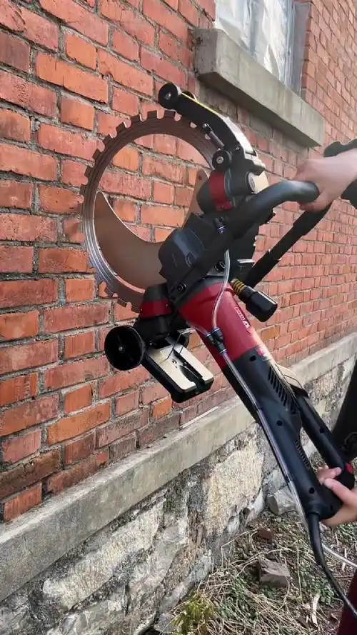 手持锯墙机,女人也可以操作