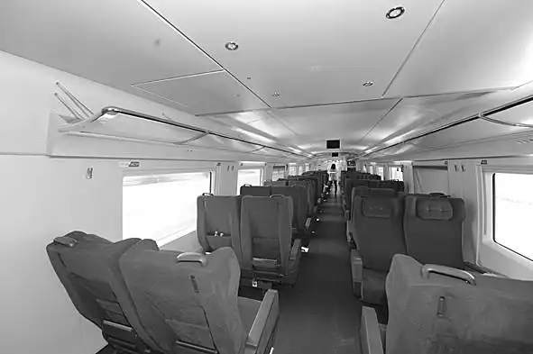 哈大客运专线开始试运行