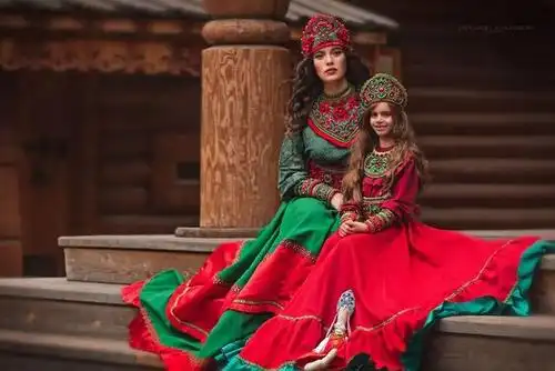 俄罗斯美女大放送(民族服饰篇)