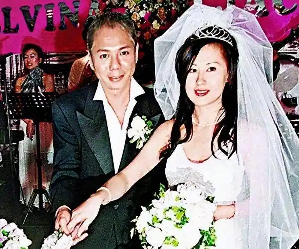 忘记的女人:借钱也要给她买包,却在他落魄时离开