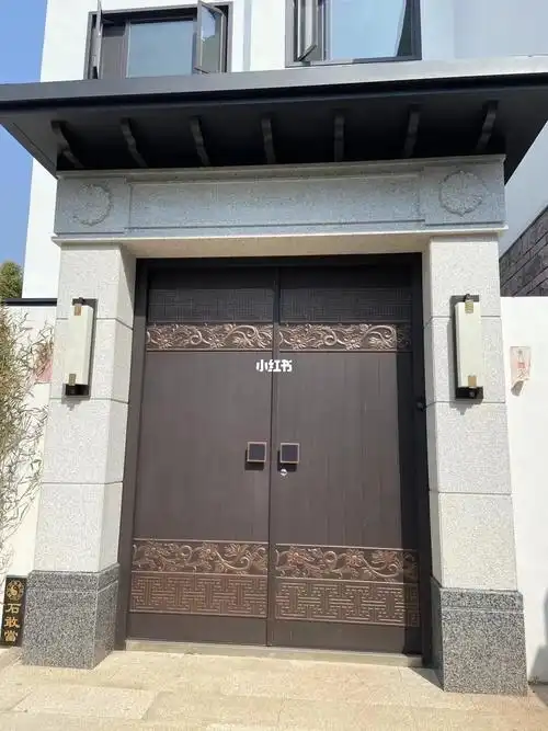 香树湾别墅定制入户门安装完成