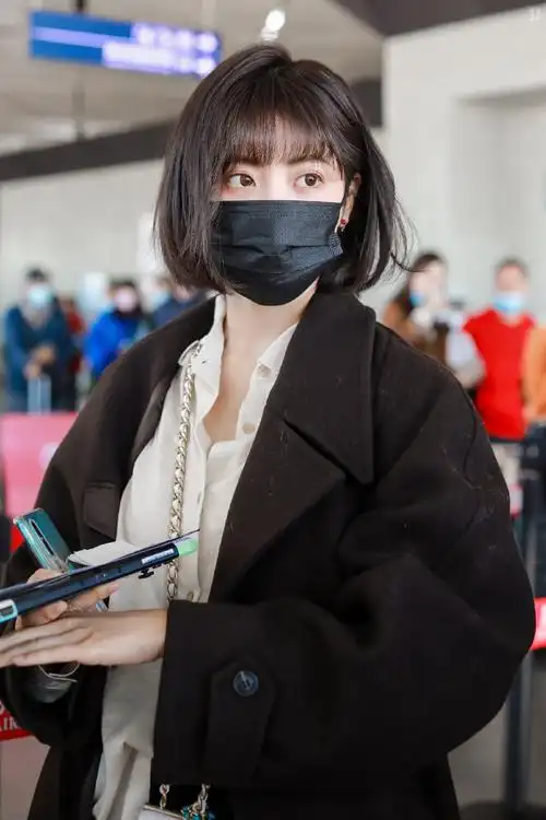 李艺彤奋斗吧主播lyt