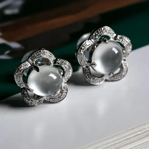 天然a货翡翠18k金伴钻高冰蛋面耳钉 2.46g(含金重)