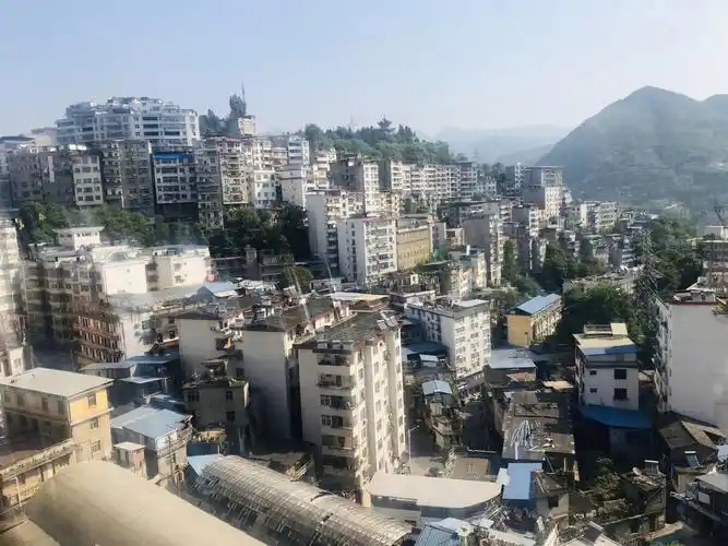 的白河县是我们这次江苏到甘肃返家途中经过的一个特别有意思的县城