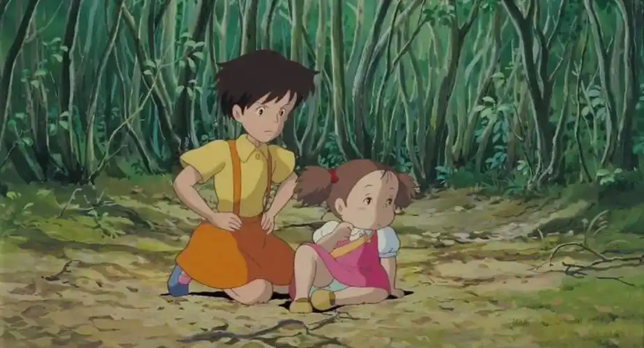 《龙猫》的主角其实是两个小女孩,10岁的小月和5岁的小梅.