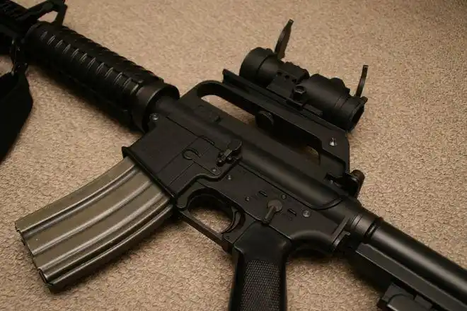 其中只有38人表示希望换用其他步枪,另外有35人表示想要较短的xm177型