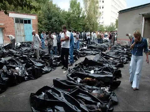 别斯兰在哭泣:俄罗斯千人人质事件