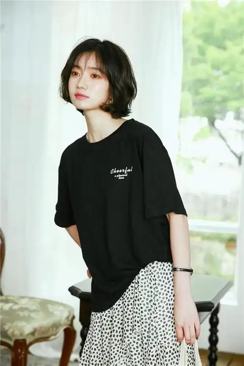 实拍2021夏季新款黑色t恤女韩版短袖宽松白色上衣打底衫潮