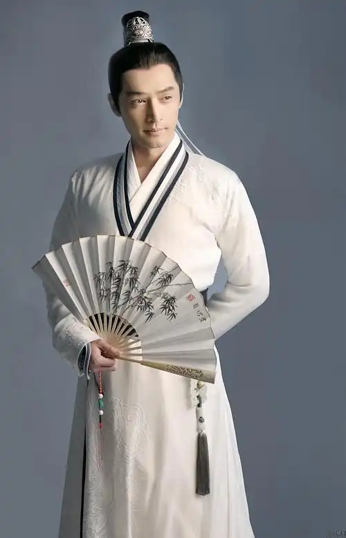 胡歌古装大片首曝光 首次挑战白发造型(图)