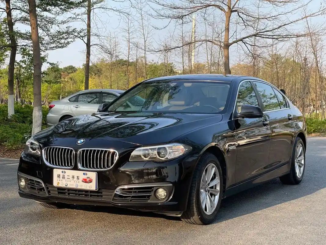 2013款宝马5系非常舒服的行政轿车