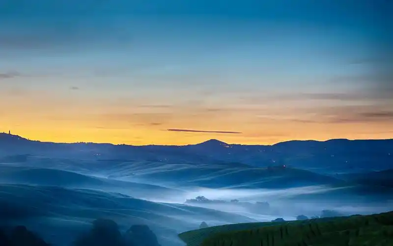 蔚蓝的天空美景高清桌面壁纸