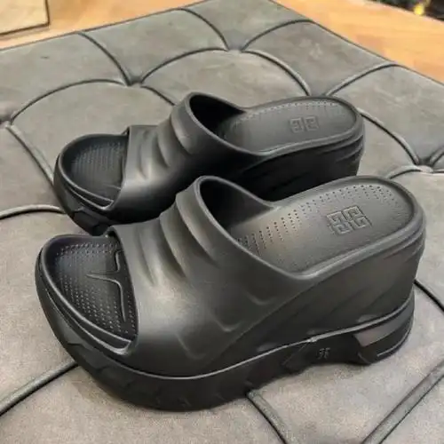 纪梵希棉花糖拖鞋