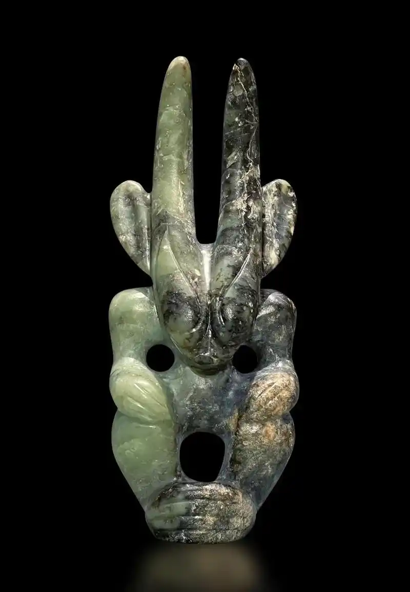 红山文化时期的玉神人