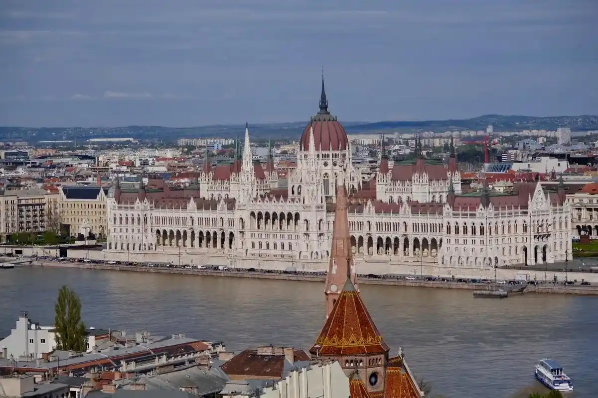 9396匈牙利|布达佩斯.蓝色多瑙河的浪漫#欧洲 #旅行推荐 - 抖音
