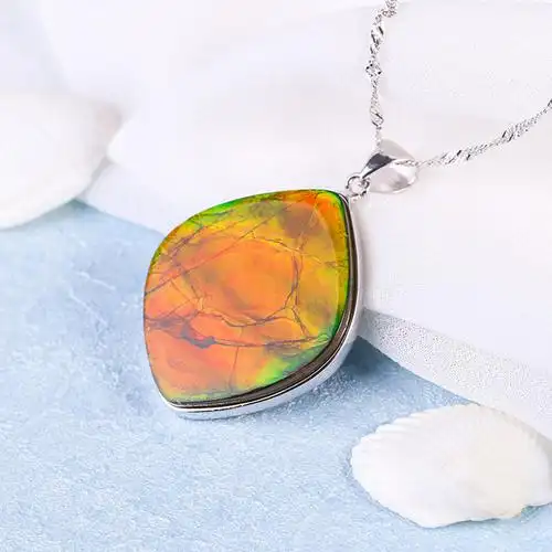 ⑥加拿大国石随型个性展现天然高品质斑彩螺吊坠总重约941克