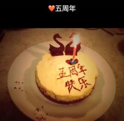 佟大为夫妇结婚13周年,撇下仨孩子享受二人世界,甜蜜互动秀恩爱