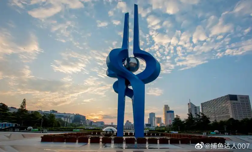 清晨的泉城广场济南市文化和旅游局中国摄影师联盟