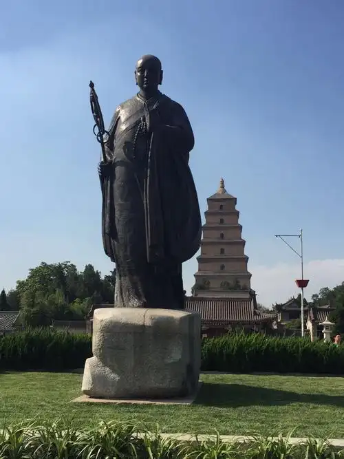 我们熟知的《西游记》中唐僧的原型玄奘法师,主持修建并任大雁塔的首