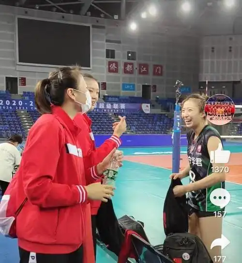 场上互摁场下互掐丁霞张常宁好室友互不相让龚翔宇无故躺枪