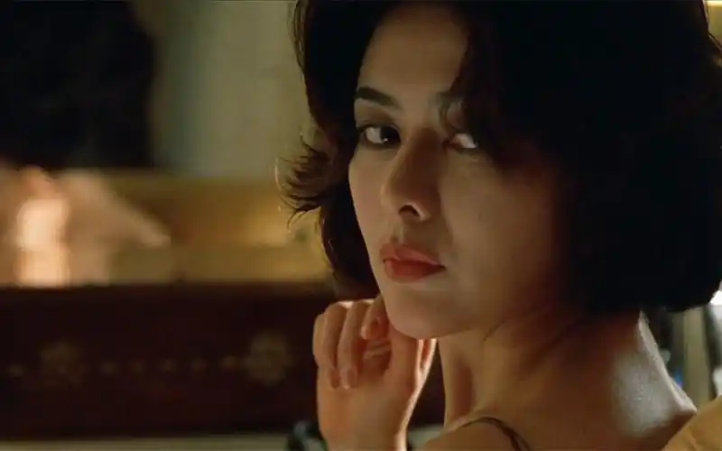 4分钟看大冒险家一部场面火爆的枪战片关之琳在里面太有韵味了还是