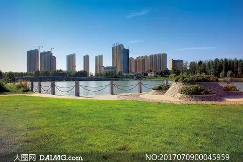 城市小区绿化景观摄影图片