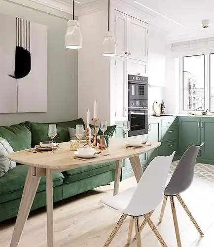 客厅&餐厅深色薄荷绿沙发白色的背景墙有种冰冰凉的感觉,但是原木的