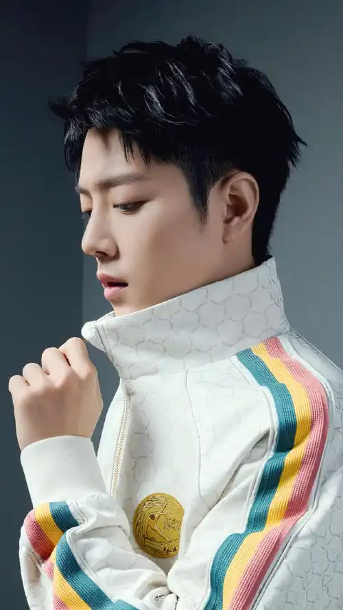 肖战##肖战骑马路透##肖战藏海传片场再请客