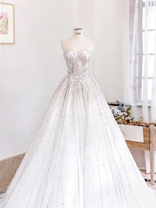 圣洁淡雅银色婚纱zuhair的独有高级感