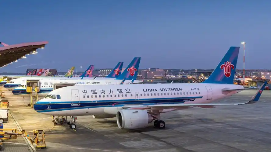 中国十大航空公司,国航只能排第三,第一名绰号"木航"