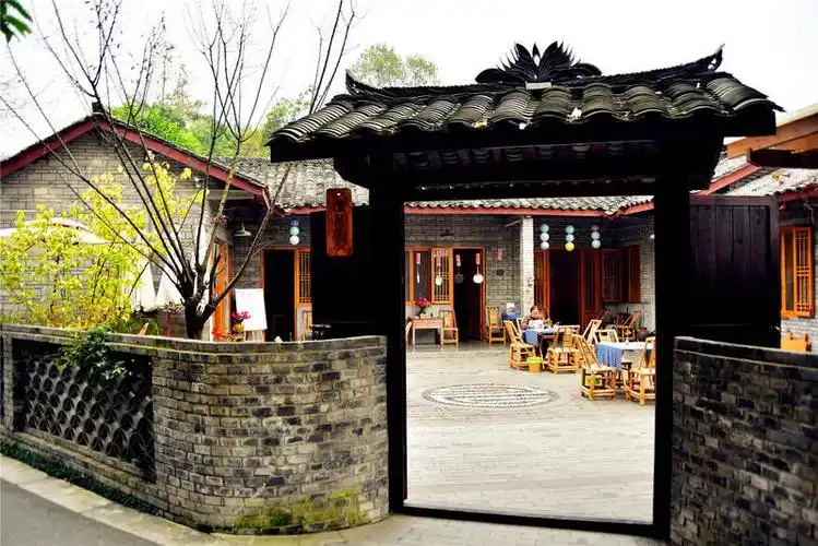 这样的农家小院看上去就给人一种很休闲