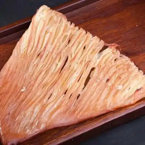 919191美味的手撕鱿鱼94肉质非常厚,轻轻的就能撕成小片.