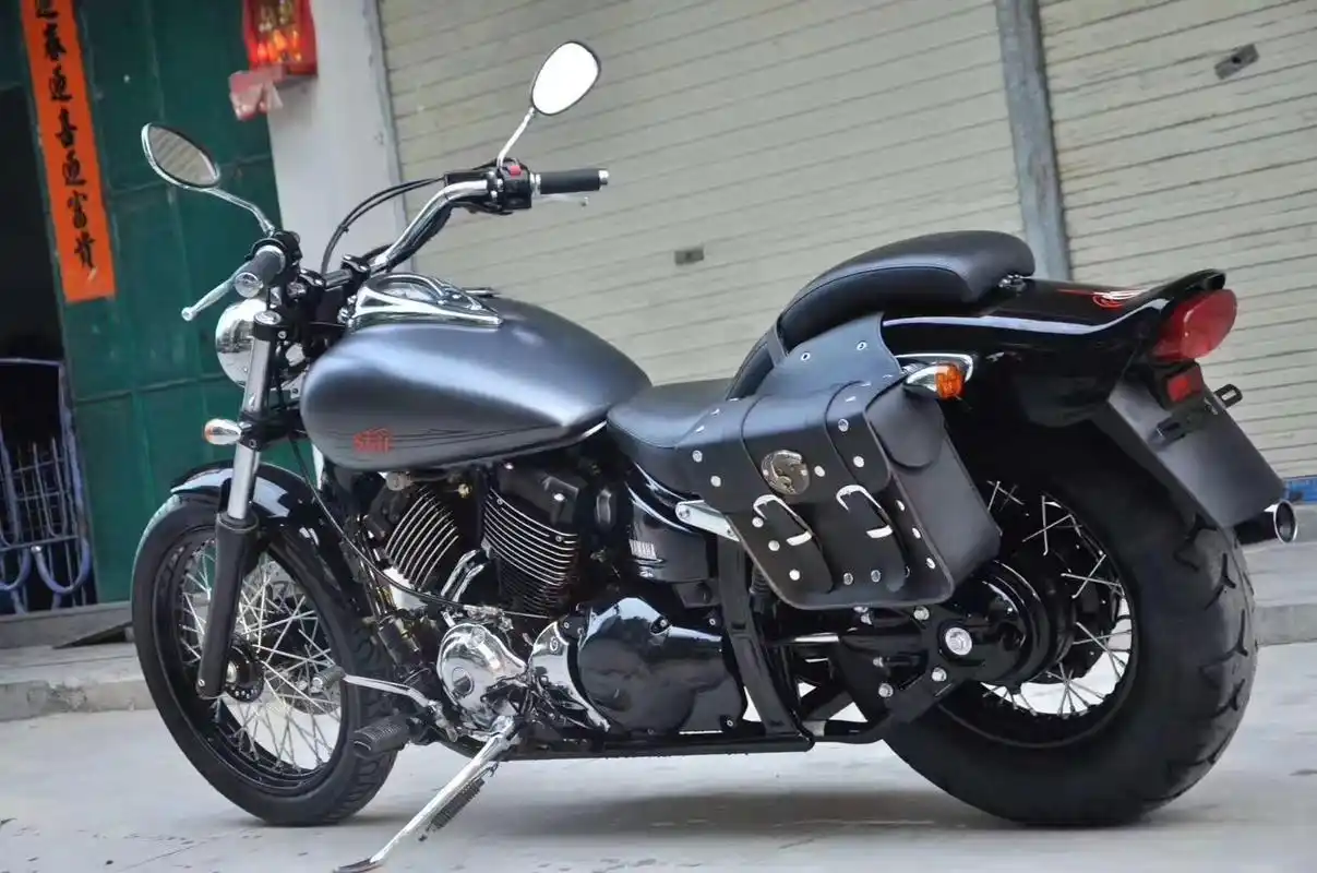 实拍雅马哈太子摩托车:竞速之星400!