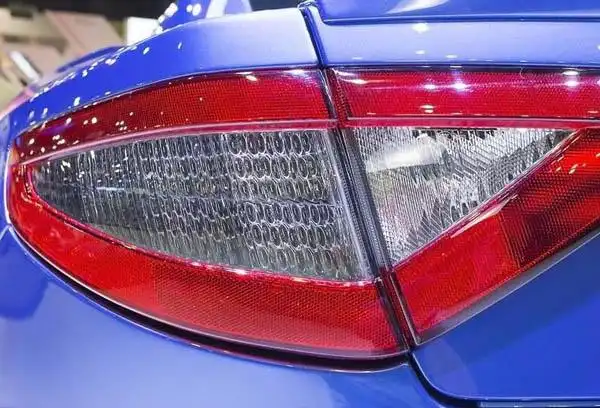 汽车尾灯共有哪几个灯组成 各种汽车尾灯图片大全