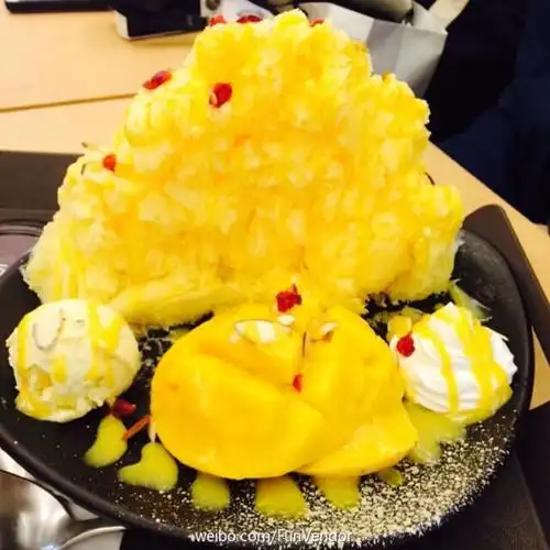 去甜品店必点芒果绵绵冰,别人家的芒果比冰还多,有木有!