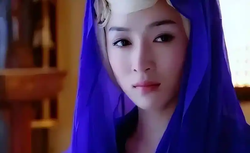 何彦霓:不红不紫,却活得最真实_人生_演艺_原则