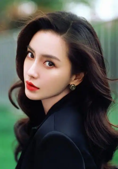 【#杨颖是目前几位85花中待播作品最多的演员#】angelababy超话库存真