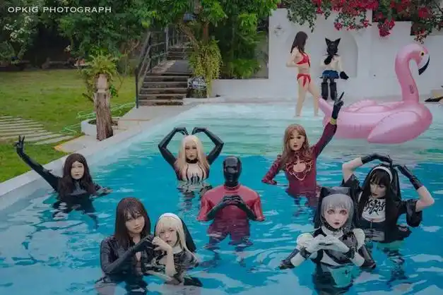 网易首页>网易号>正文申请入驻>身穿胶衣就敢轻松下水,远处啊,还有