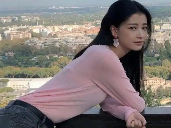 出道八年的孙怡,成为了名副其实的实力派演员.