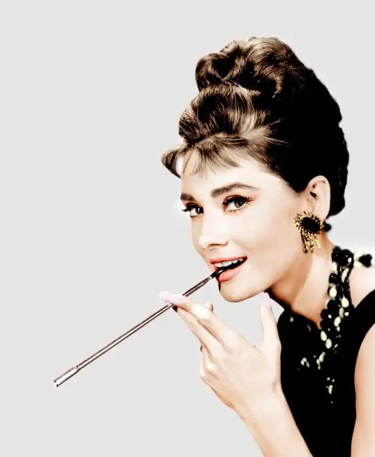 原创黛丽赫本的气质真绝优雅了一辈子依然是那个落入人间的天使