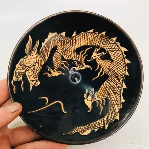 宋吉州窑龙纹斗笠碗